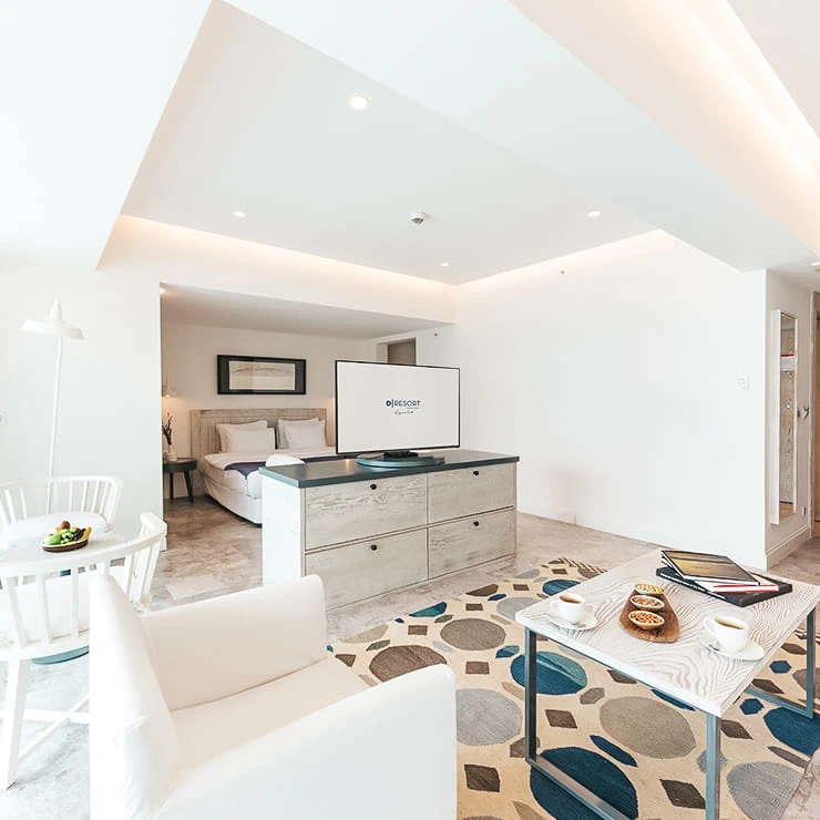 D Resort Ayvalık Jr Suit Deniz Manzaralı şık iç tasarımı